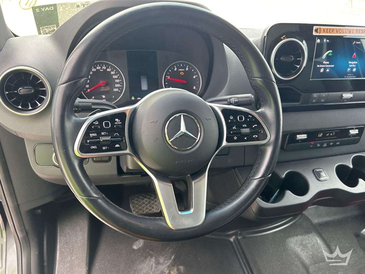 2021-mercedes-benz-sprinter-4500-image-11