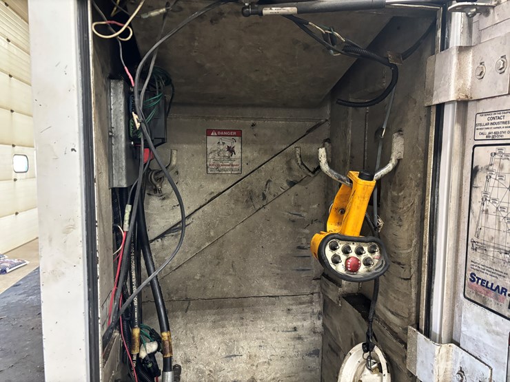 1987-peterbilt-379-image-24