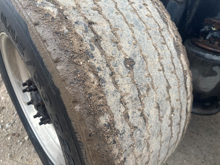 2016-freightliner-cascadia-113-image-77