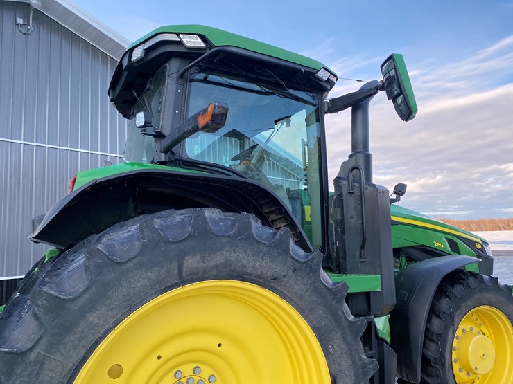 2022-john-deere-8r-280-image-37