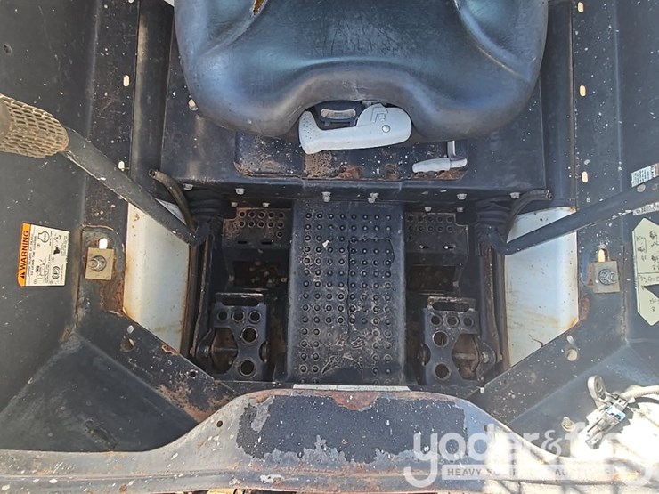 2019-bobcat-t450-image-25