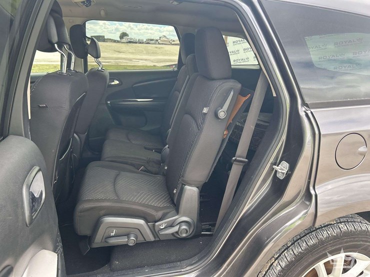 2014-dodge-journey-image-16