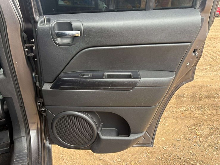 2015-jeep-patriot-image-16