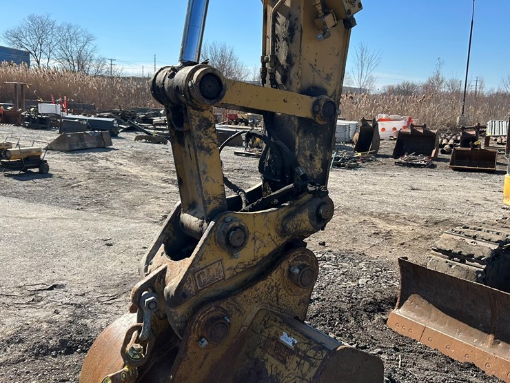 caterpillar-c4.4-image-13