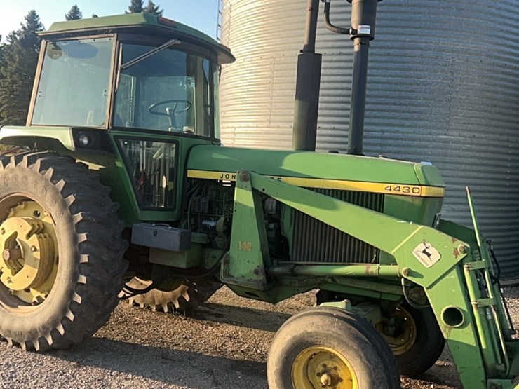 john-deere-4430-image-4