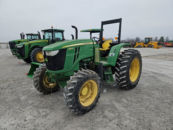 2014-john-deere-6105d-image-1