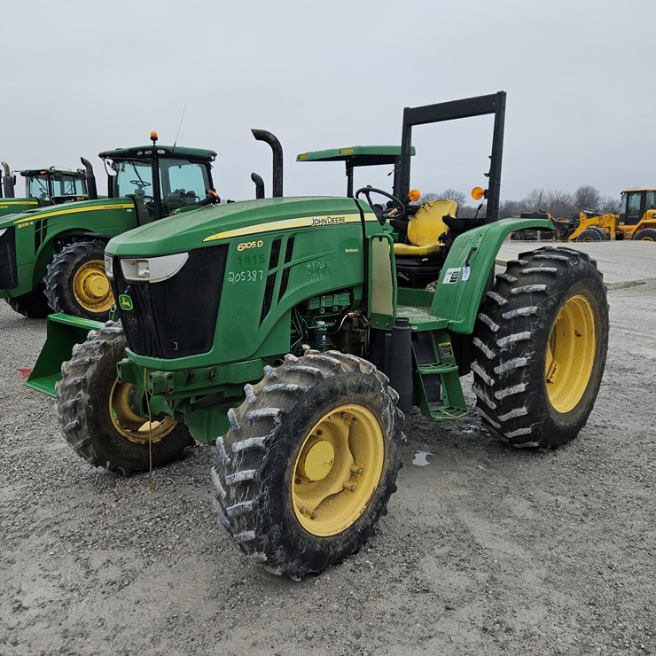 2014 JOHN DEERE 6105D