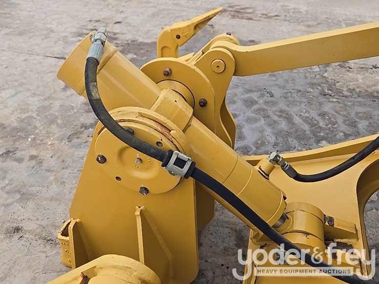 2015-caterpillar-12m3-image-55