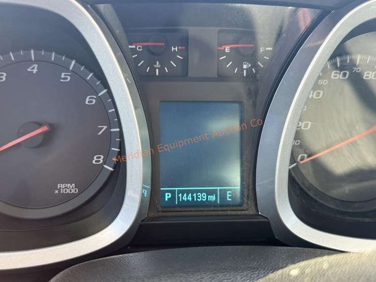 2015-chevrolet-equinox-lt-image-40