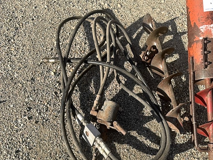 sakundiak-7–33-grain-auger-with-gas-engine-with-electric-start,-equipped-with-wheat-heart-drag-auger-image-5