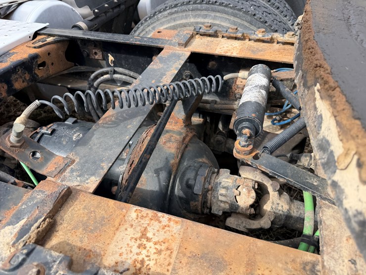 #40954-•-2016-freightliner-t/a-daycab-truck-tractor-3akjgedv4gsgw5933-image-20