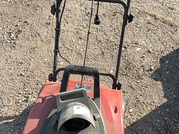 electric-snowblower-image-24