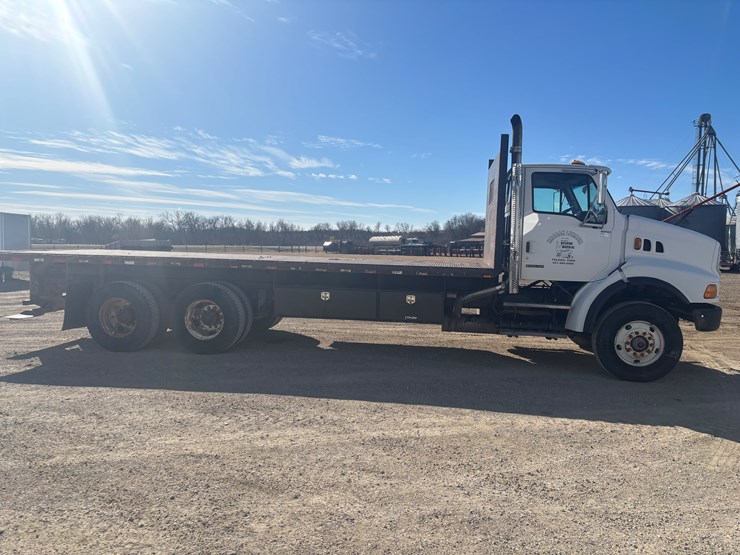 2005-sterling-lt8500-image-5
