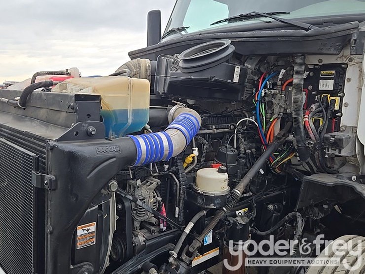 2019-peterbilt-579-image-60