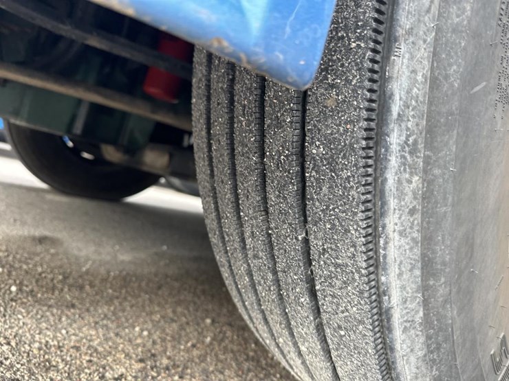 #2231-•-2016-volvo-vnl-sleeper-cab-semi-image-55