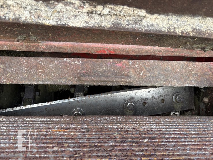 new-holland-900-image-8