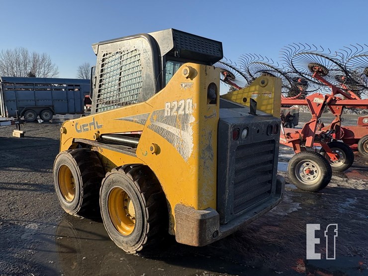gehl-r220-image-8