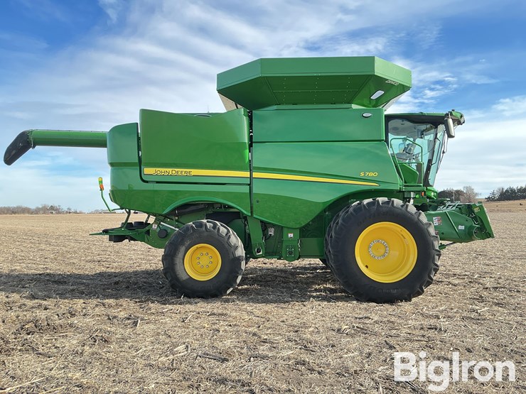 2023-john-deere-s780-image-4