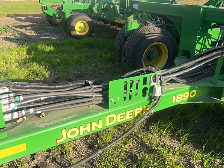 2018-john-deere-1910-image-68