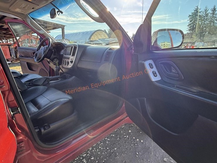 2005-ford-escape-image-30