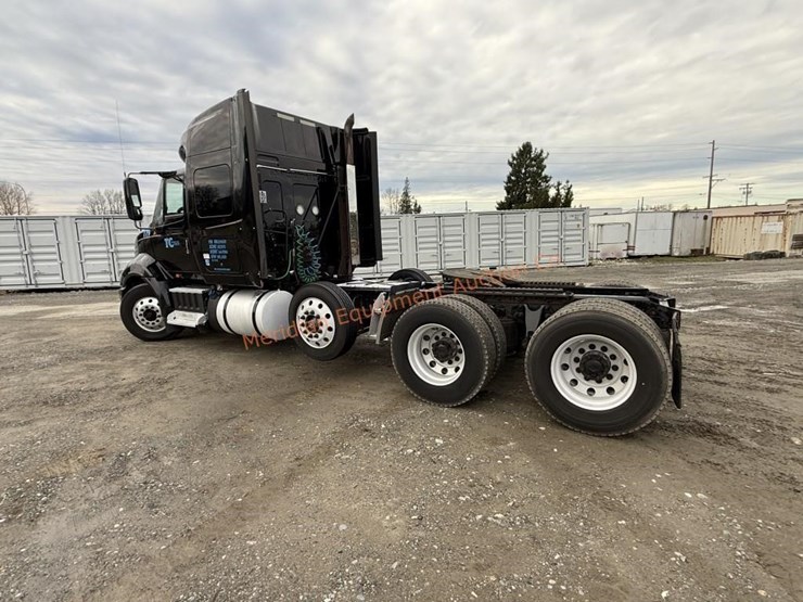 2017-international-prostar-image-3