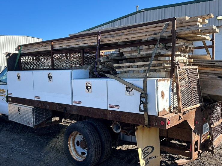 2005-ford-f550-image-3