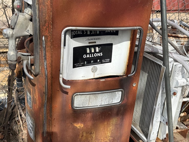 #13-•-bennet-gas-pump-image-1