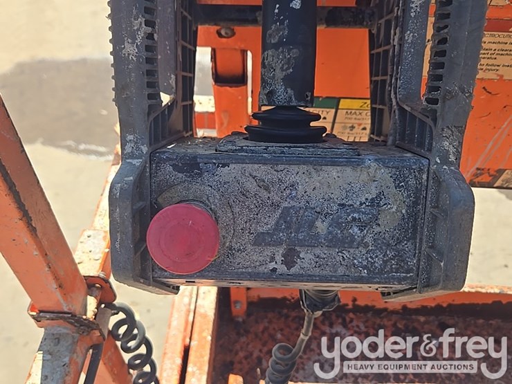 2018-jlg-3246es-image-40