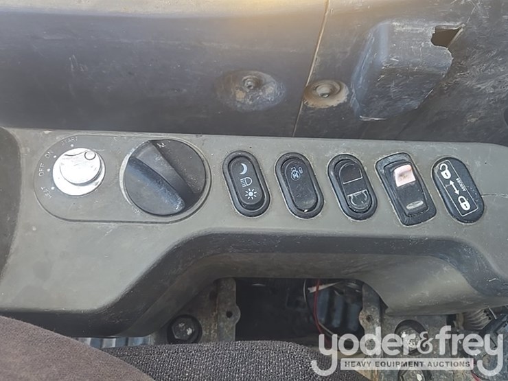 2013-komatsu-pc490-lc-10-image-70