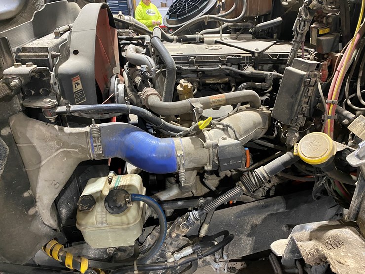 2019-western-star-4700sb-image-36