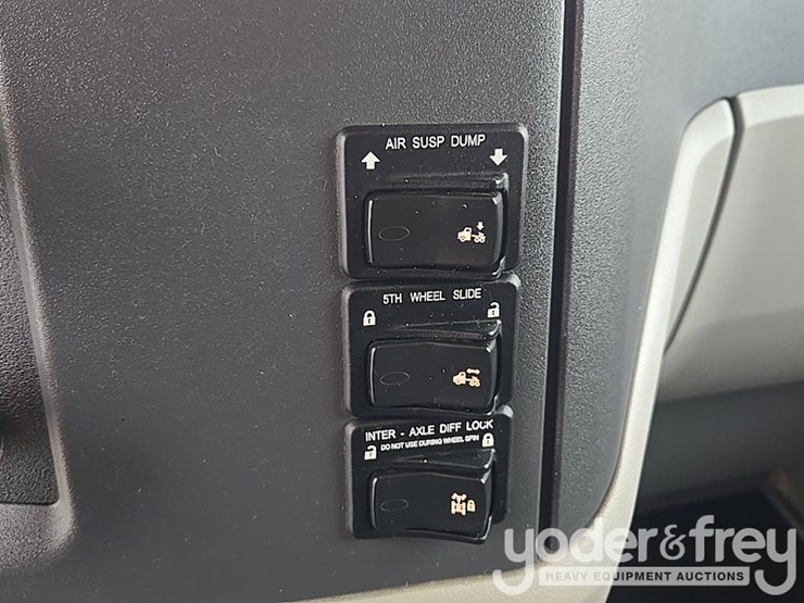 2019-peterbilt-579-image-84