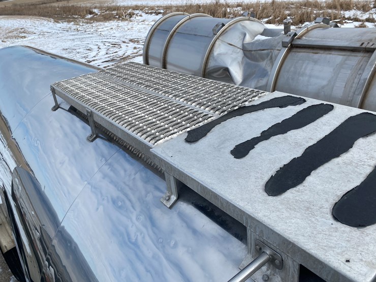 1989-walker-tanker-image-30