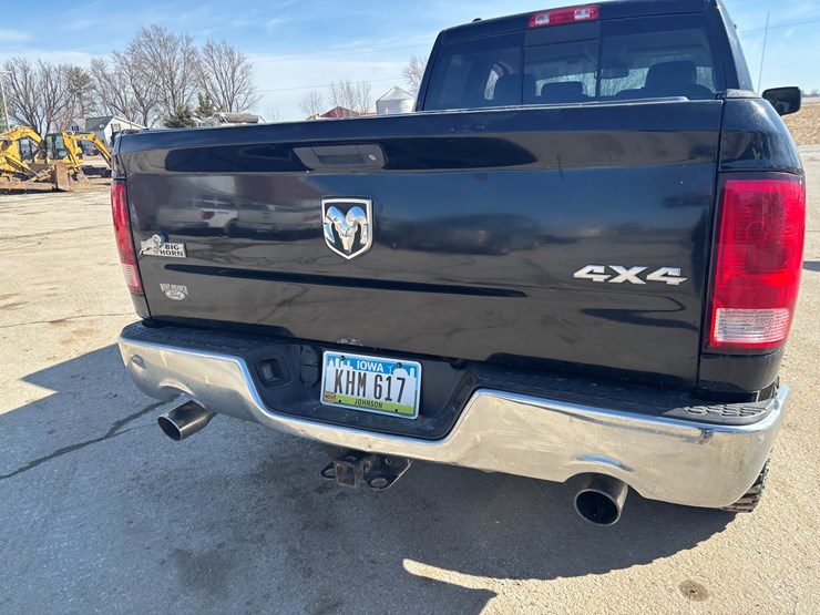 2014-dodge-1500-image-14