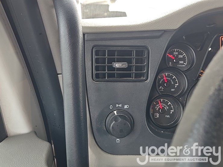 2019-peterbilt-579-image-92