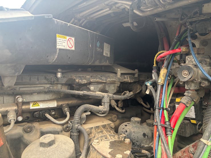 2016-freightliner-cascadia-113-image-27