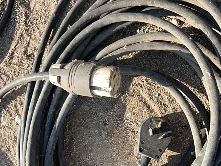 80-foot-220-cord,-nice-shape-image-6