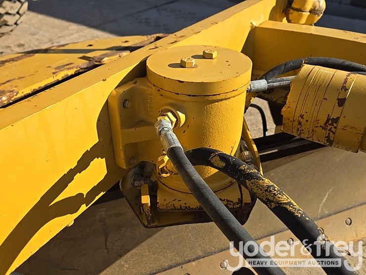 2005-caterpillar-140h-vhp-plus-image-21