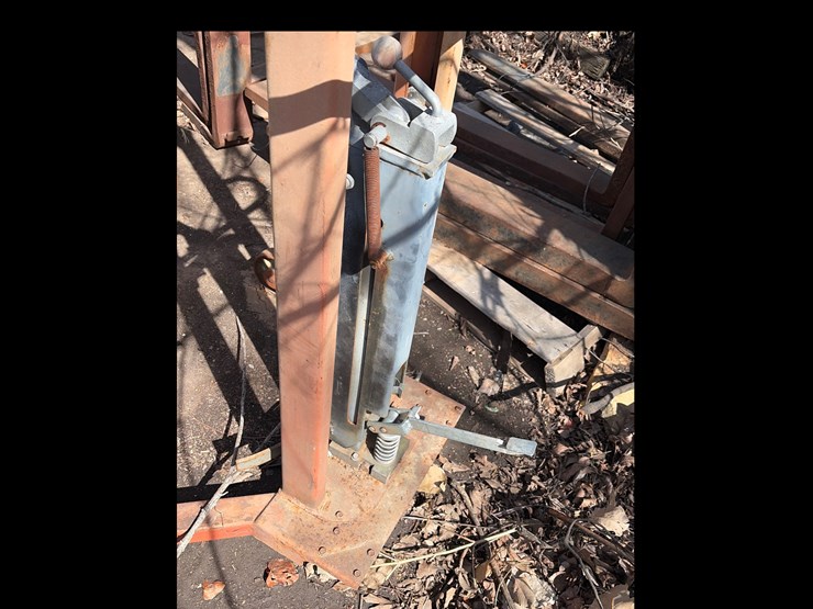 #7-•-barrel-handler-image-4