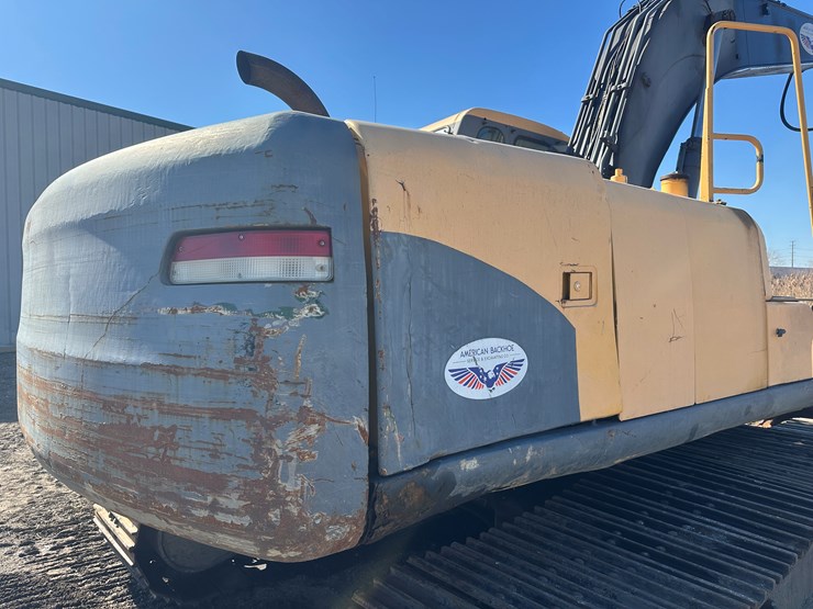 new-holland-eh215-image-13