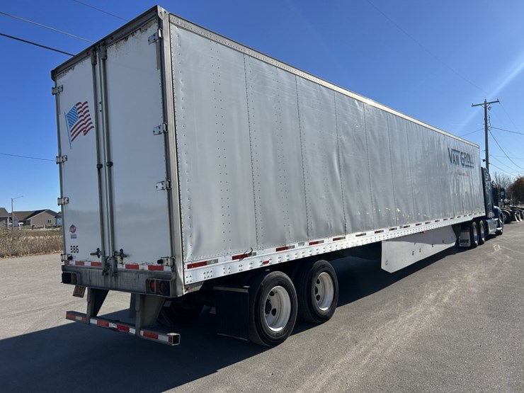 2014-utility-53'-image-5