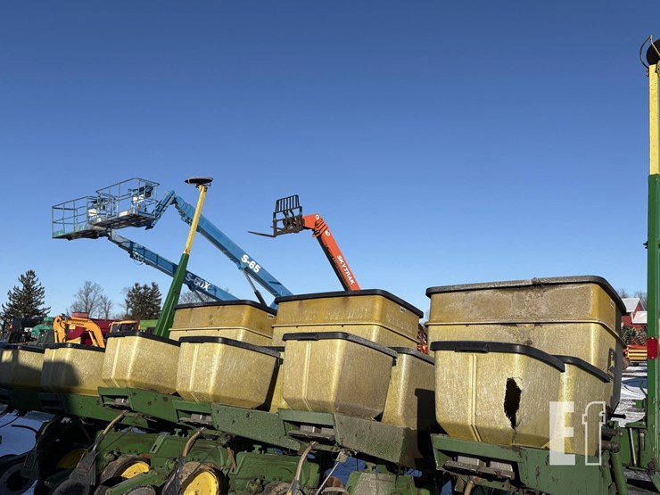 john-deere-7000-image-7