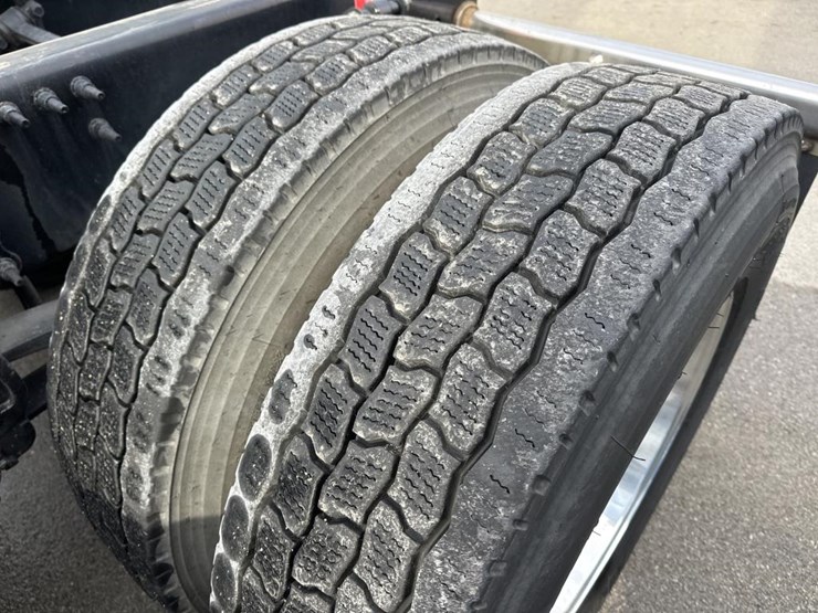 2022-volvo-10-image-58