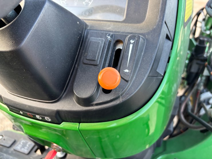 2022-john-deere-3025e-image-16