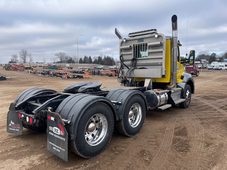 2019-kenworth-t880-image-3