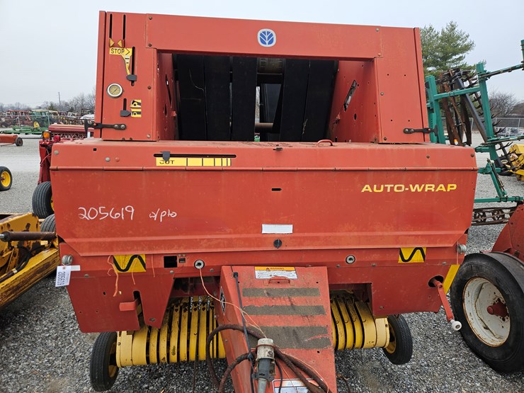 2001-new-holland-648-image-3