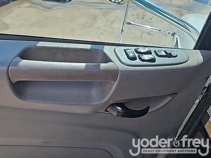 2018-peterbilt-337-image-52