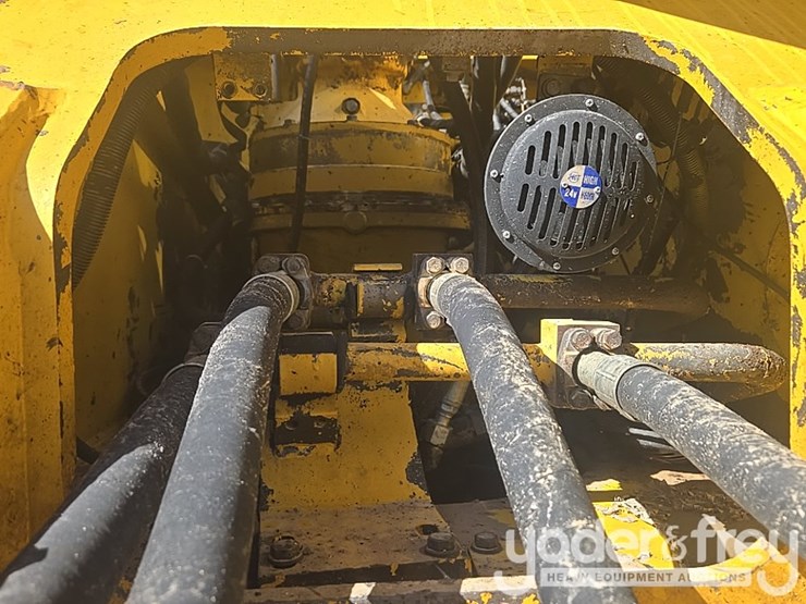 2013-komatsu-pc490-lc-10-image-44