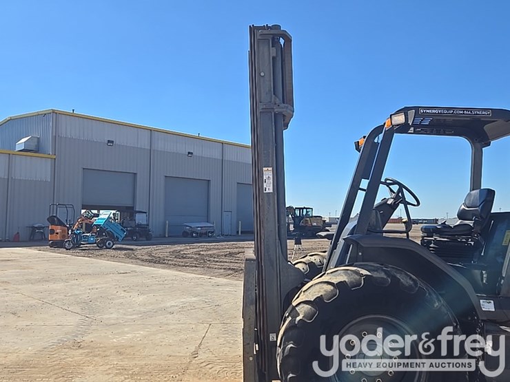 2018-case-586h-image-36