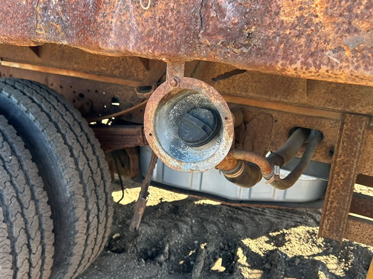 2005-ford-f550-image-34