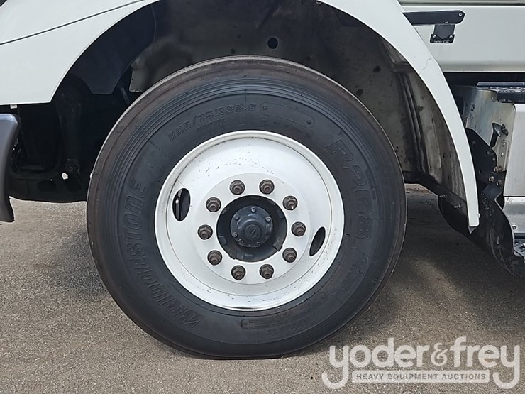 2017-international-8600-image-4